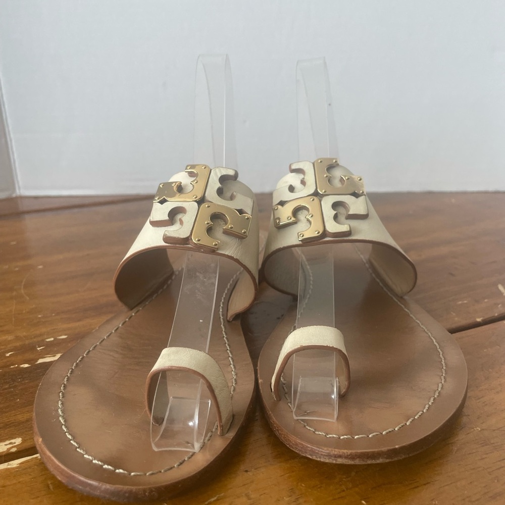 Tory Burch Selby Flat Sandals Toe Ring Ivory Gold Size 5.5 Leather Well Worn - Picture 3 of 8